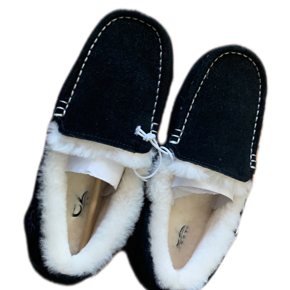 EZ Feet Women's Indoor Outdoor Shearling Breathable Slip-On Suede Moccasins Slip
